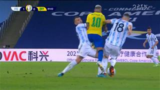 Αργεντινή – Βραζιλία : Παραλίγο… μανούρα στον τελικό, κάρτα ο Μαρκίνιος