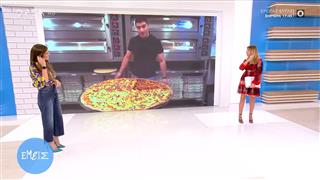 Θεσσαλονίκη: Πιτσαρία σερβίρει πίτσα 1 μέτρου και γίνεται viral