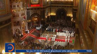 Χιλιάδες Ρώσοι στις εκκλησίες για την Ακολουθία της Ανάστασης