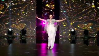 Η Ξένια Βέρρα ξεσηκώνει το κοινό του J2US τραγουδώντας νησιώτικα