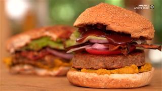 Συνταγή για vegan bacon cheeseburger από τη Madame Ginger