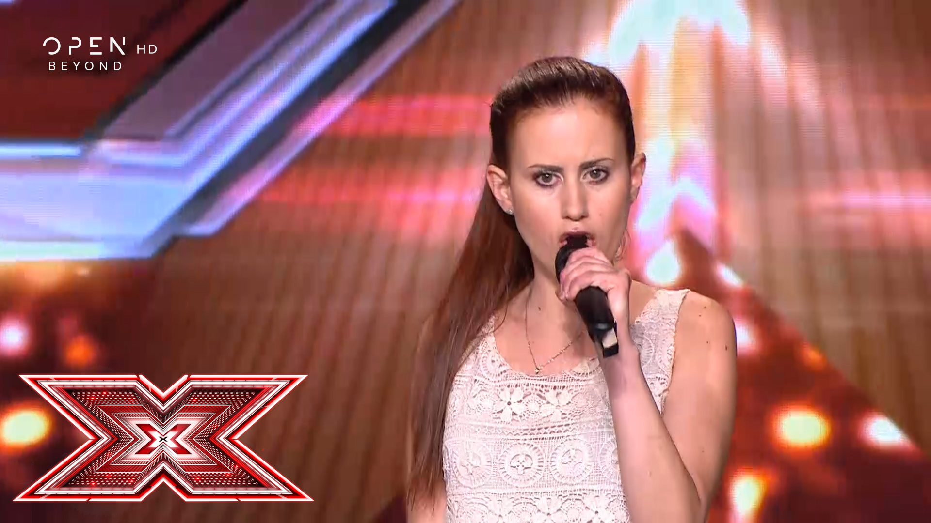 Ведущие х. Елена ведущая x фактор 2019. Анна Хохлова певица x Factor. X Factor 2019 American.